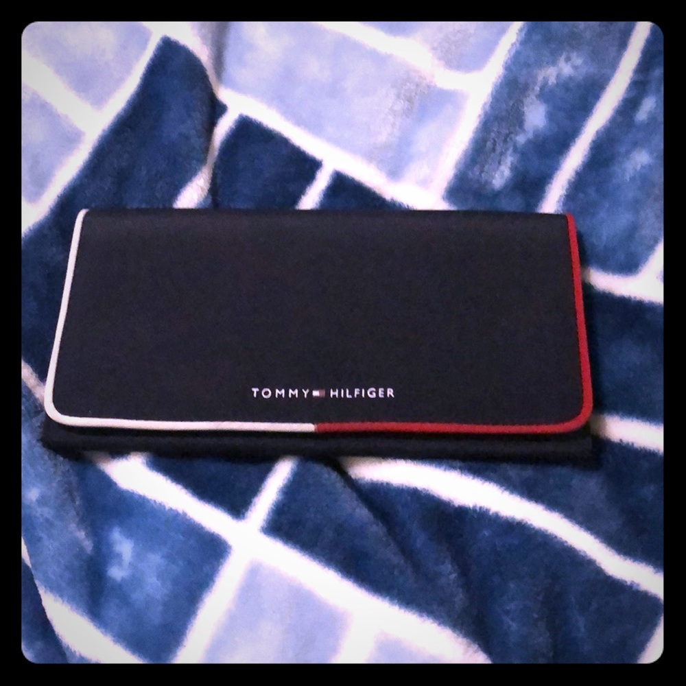 Tommy Hilfiger wallet